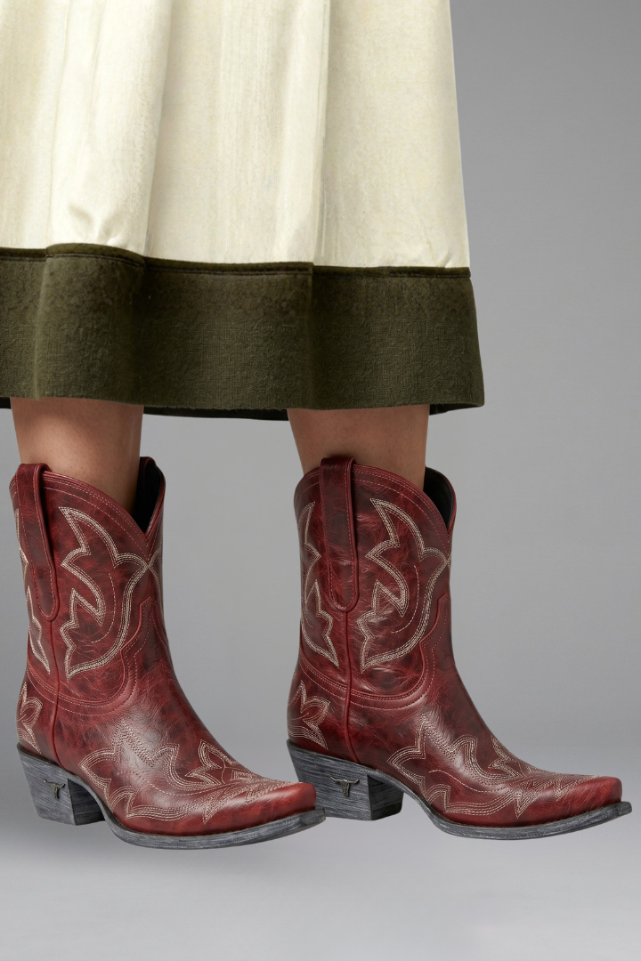 Bottes Santiag Femme Tige Courte | Broderies et Bout Pointu in Rouge#couleur_rouge