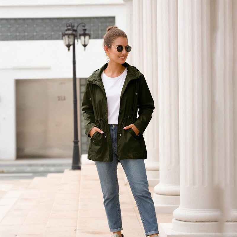 Veste Imperméable Femme à Cordon | Capuche Ajustable in Vert olive#couleur_vert-olive