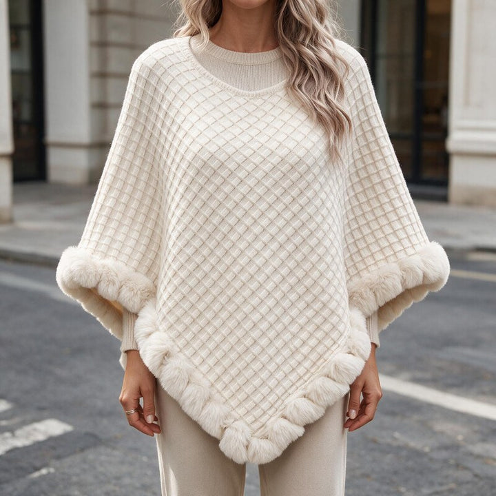 Poncho Femme Maille | Bordure Fausse Fourrure Coupe Ample Chic in Beige#couleur_beige