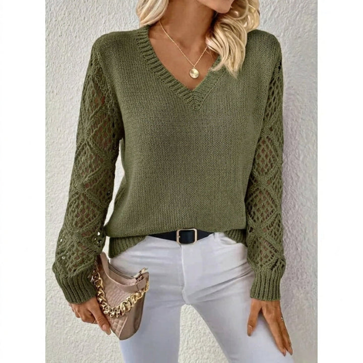 Pull Noir Femme Col V | Manches Ajourées et Maille Fine in Vert olive#couleur_vert-olive