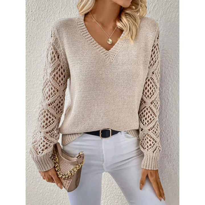 Pull Noir Femme Col V | Manches Ajourées et Maille Fine in Abricot#couleur_abricot