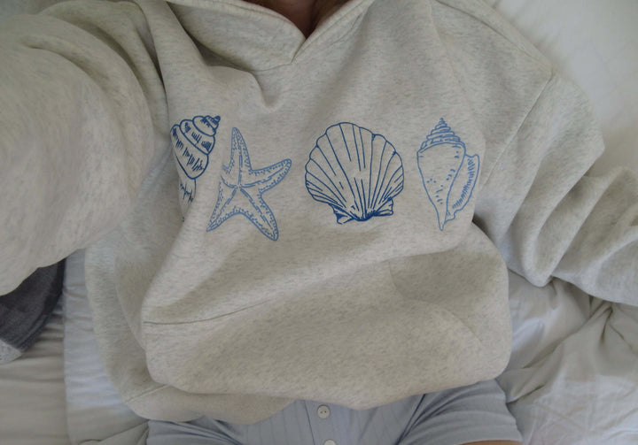 Hoodie Femme Oversize | Broderie Coquillage et Poche Kangourou in Gris#couleur_gris