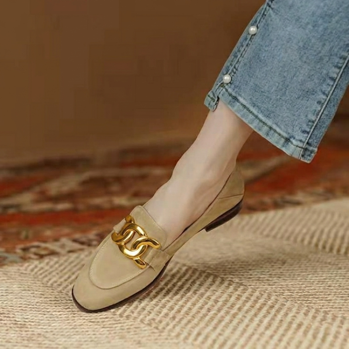 Mocassin à Talon Femme | Chaîne Dorée et Finition Daim in Beige#couleur_beige